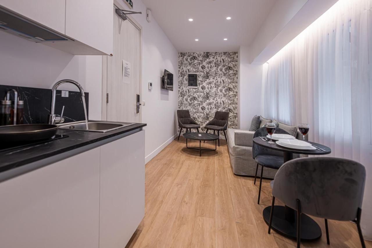 Kriel Suites By Liv Homes Athens Ngoại thất bức ảnh