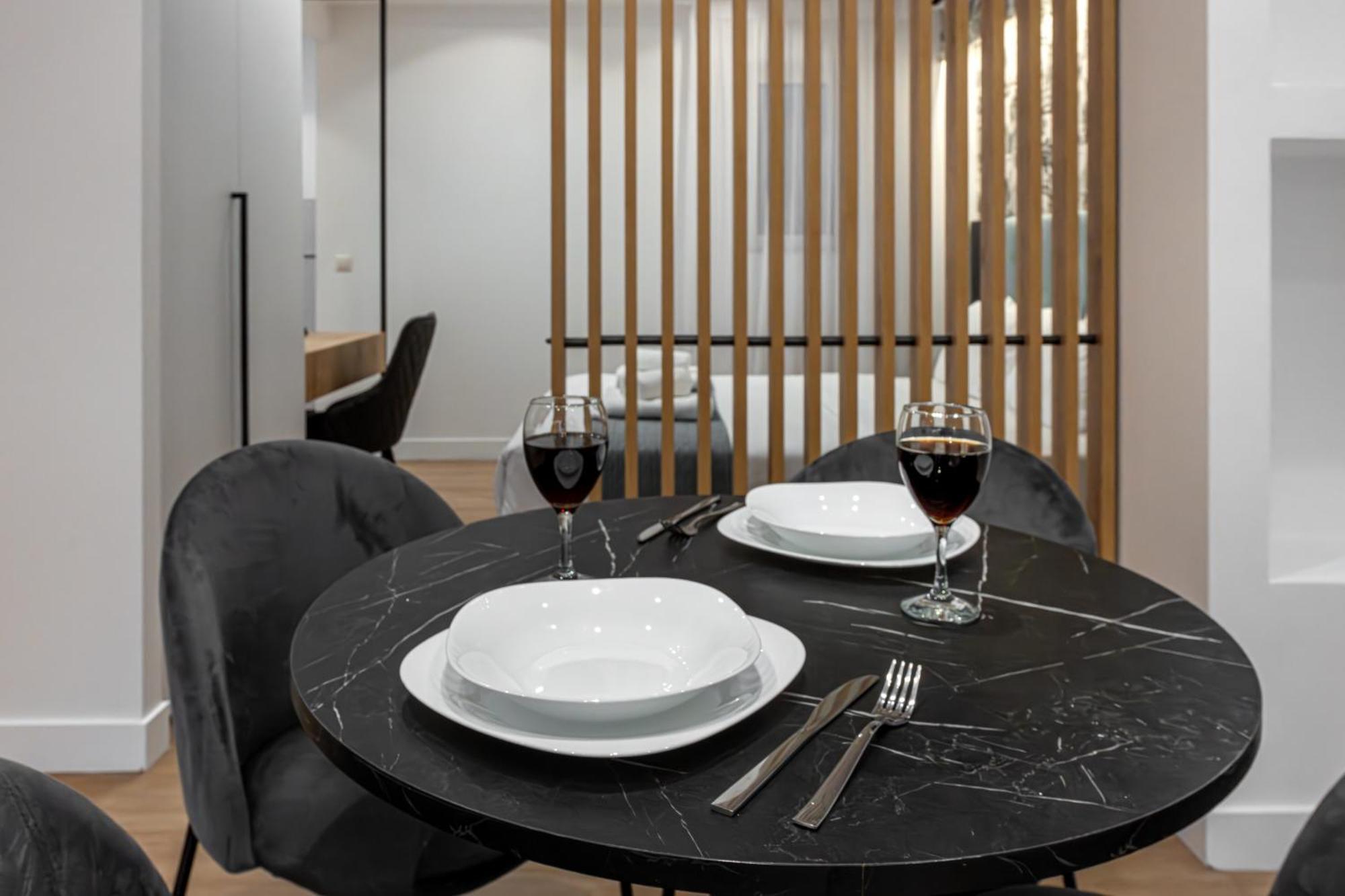 Kriel Suites By Liv Homes Athens Ngoại thất bức ảnh